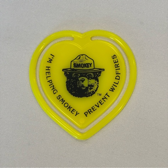 VINTAGE Set of 3 Smokey the Bear Neon Pink and‎ Yellow Heart Shaped Bookmarks - Picture 10 of 11